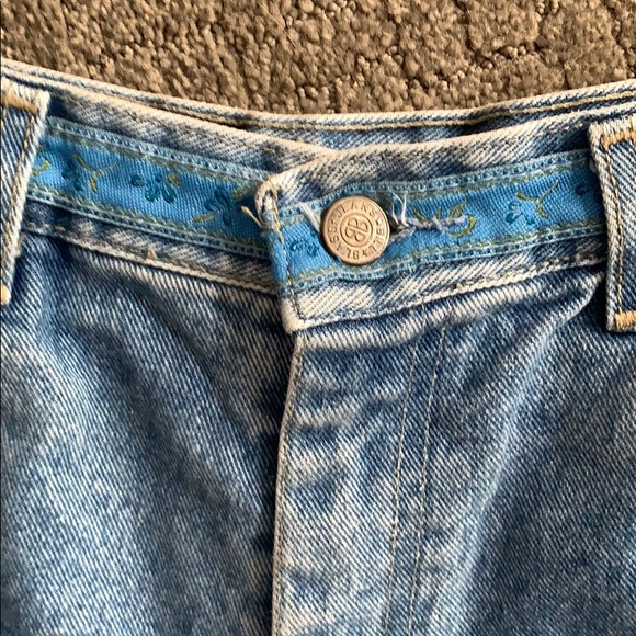 VINTAGE!! embroidered Billblass jean shorts - Picture 5 of 8